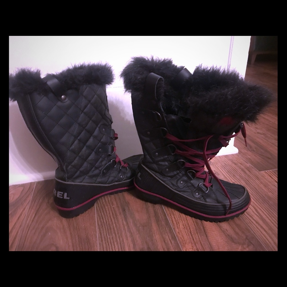Like new sorel winter boots with side lacing